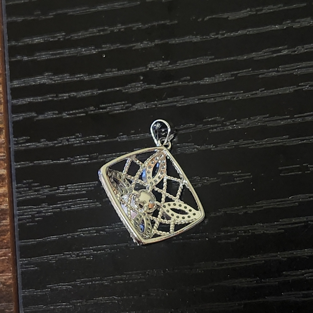 💖White Gold Faux Pearl Pendant - Picture 2 of 3